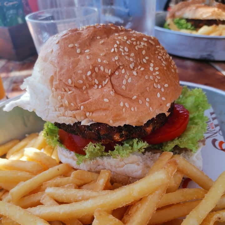 photo of Singita Miracle Beach Vegan Burger shared by @lukasser on  10 Jun 2021 - review