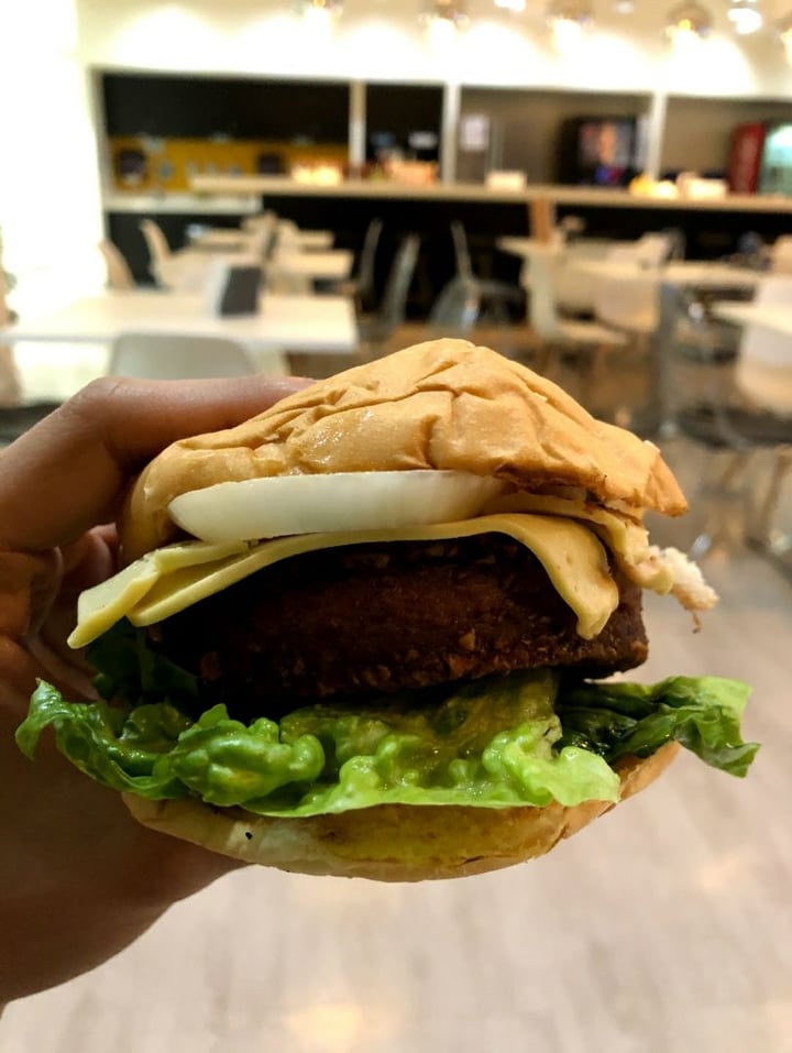 photo of Green Bar Beyond Burger shared by @japh8th on  01 Apr 2020 - review