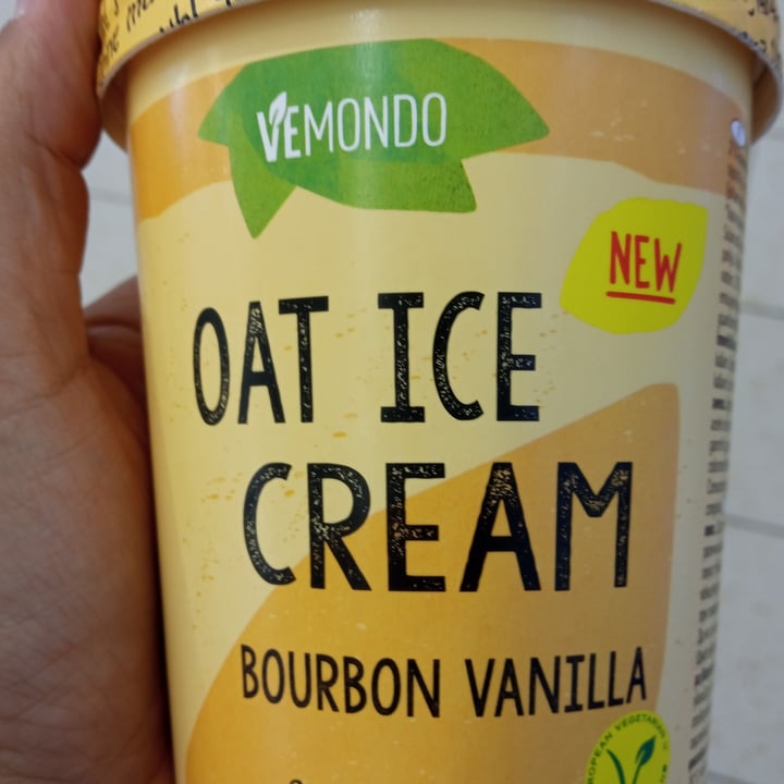 photo of Vemondo Oat ice cream vanilla shared by @lalocadelosgatos8 on  27 Aug 2021 - review