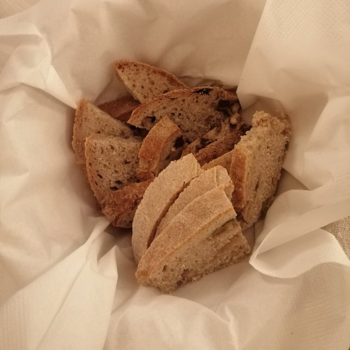 photo of Il Lughino Pane fatto in casa shared by @vegaliroc on  12 Apr 2022 - review