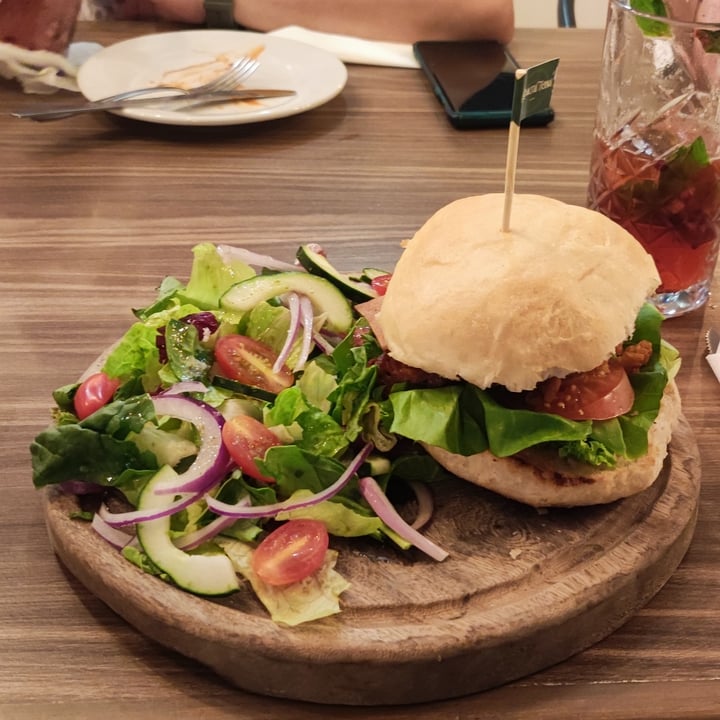 review photo of Calabacitas Tiernas Bistro Hamburgesa Cubana shared by @aura2022 on 25 Jul 2022 - review