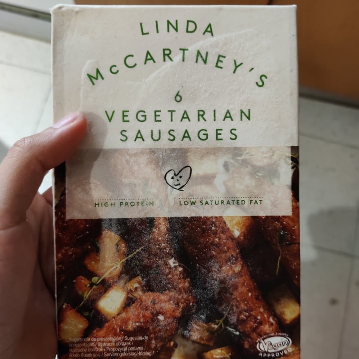 photo of Linda McCartney's 6 Vegetarian Sausages shared by @inesvi on  29 Nov 2021 - review