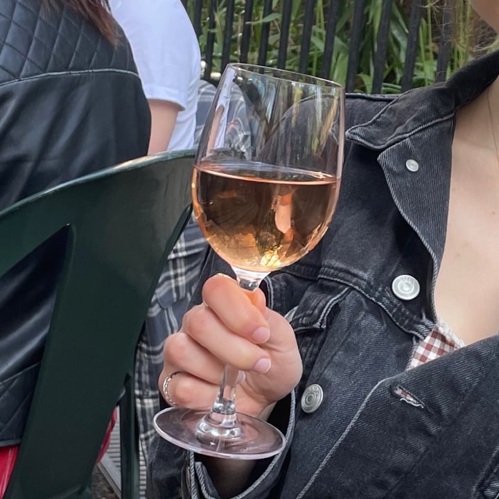 photo of Gordon's Wine Bar Pinot Noir Rosé Reserva shared by @appleappleamanda on  22 May 2022 - review