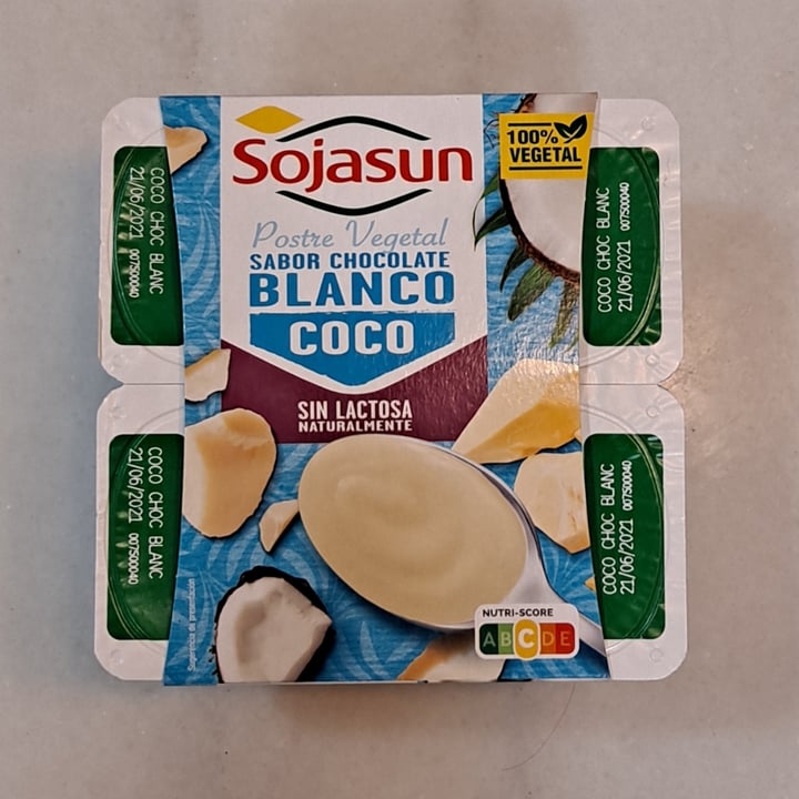photo of Sojasun Yogur de soja con sabor a chocolate blanco y coco shared by @jaioselene on  15 Jun 2021 - review