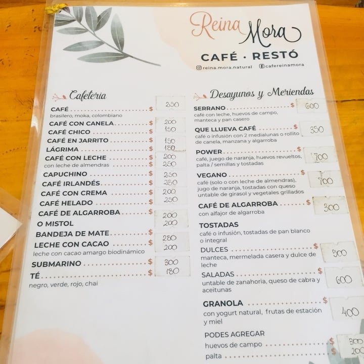 photo of Café Reina Mora Artemisa Vegano shared by @paoisnowvegan on  03 Apr 2022 - review