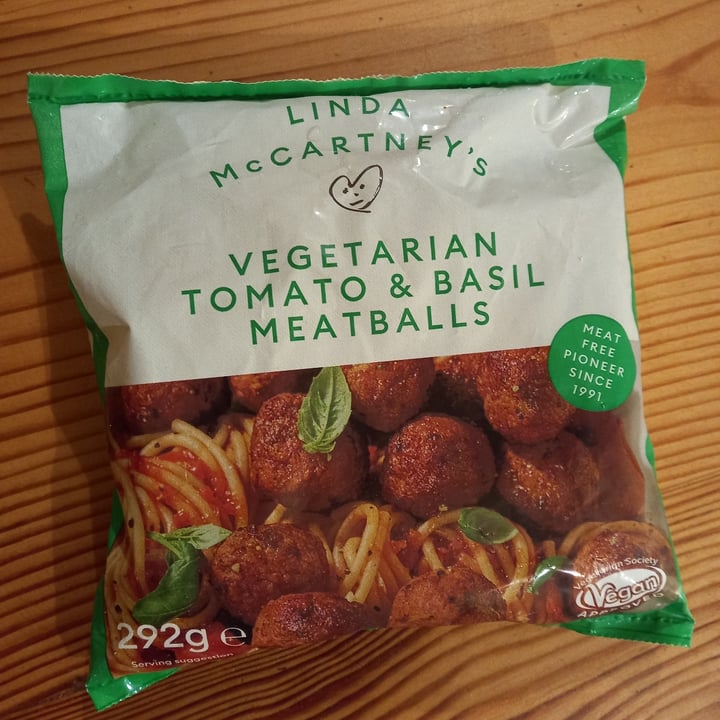 photo of Linda McCartney's Vegetarian Tomato & Basil Meatballs shared by @janxr on  08 Oct 2021 - review