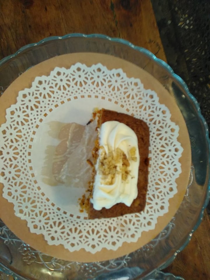 photo of La Besneta Porción de carrot cake shared by @nuriaolme on  02 Dec 2019 - review