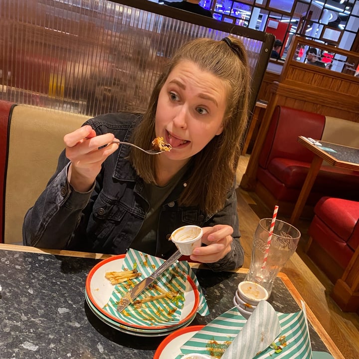 photo of Frankie & Benny's Vegan BBQ Wingz shared by @voyagingherbivore on  06 Jan 2022 - review