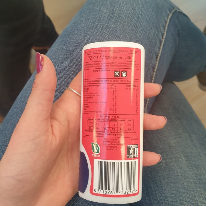 review photo of Albert Heijn AH cyclamaat sacharine zoetjes shared by @natachadesmet on 15 Nov 2022 - review