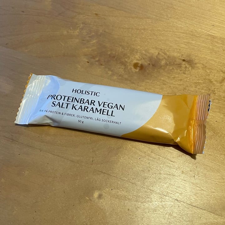 review photo of HOLISTIC Proteinbar vegan salt karamell shared by @eliska on 29 Nov 2022 - review