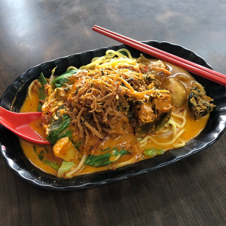 photo of Yi Xin Vegetarian Chicken Curry Noodles shared by @skinnykatwoman on  14 Sep 2022 - review