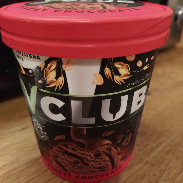 photo of VClub Finest Chocolate Tub shared by @marinasnchez on  13 Jul 2021 - review