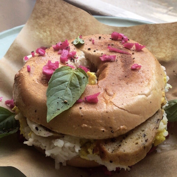 photo of Grumpy & Runt | Little Deli & Donuts Breakfast Bagel shared by @capetownvegan on  29 Jun 2020 - review