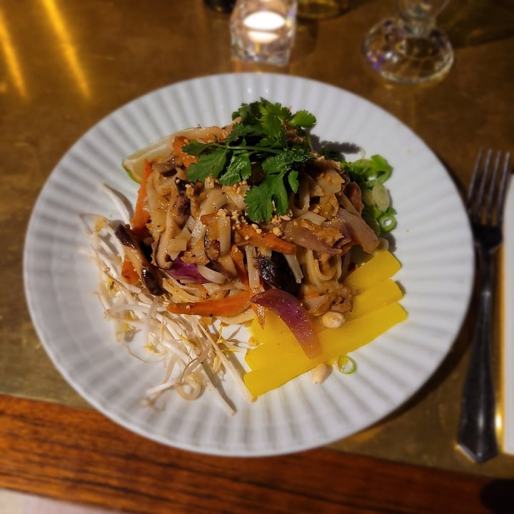 photo of Flax&Kale Pad thai de 'pollo' shared by @lucasmarion on  07 Mar 2022 - review
