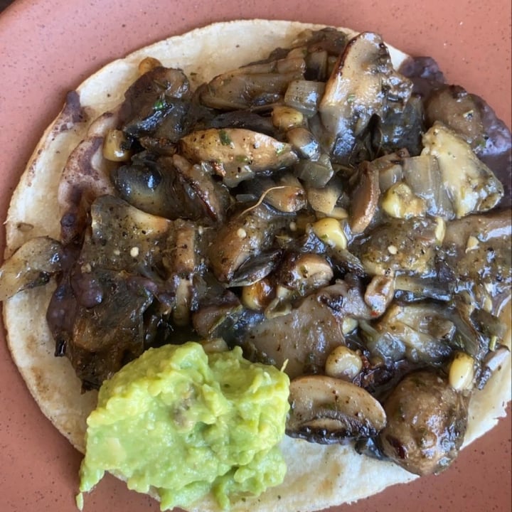 review photo of Gallo y Toro Taco campo santo shared by @mircahe on 20 Feb 2021 - review