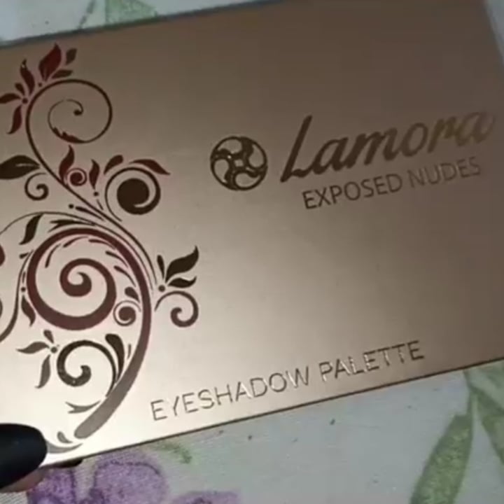 photo of Lamora Lamora - palette ombretti shared by @ross0 on  14 Apr 2022 - review