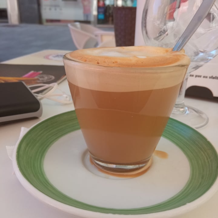 photo of El Valenciano Café con leche de soja shared by @rosaliab on  10 Jun 2022 - review