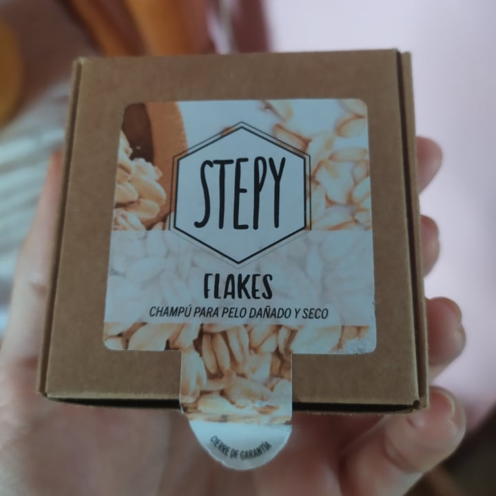 review photo of Stepy Champú Flakes para pelo dañado y seco shared by @violetapiruleta on 13 Jan 2021 - review