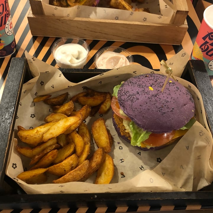 photo of Flower Burger Cheesy Cecio Burger shared by @pattini on  21 Feb 2022 - review