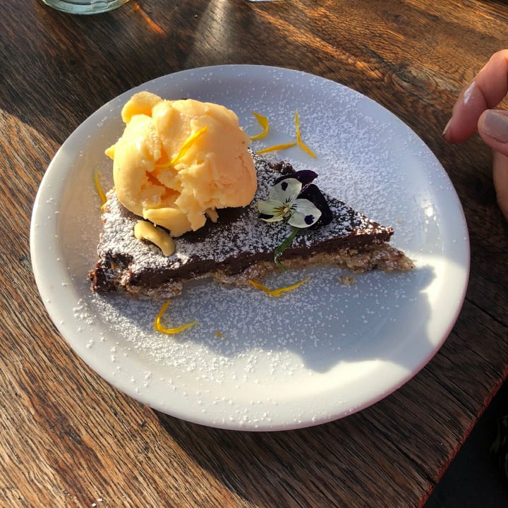 photo of Artemisia Chocolate mousse cake with coconut ice cream shared by @felipelolita on  24 Aug 2021 - review