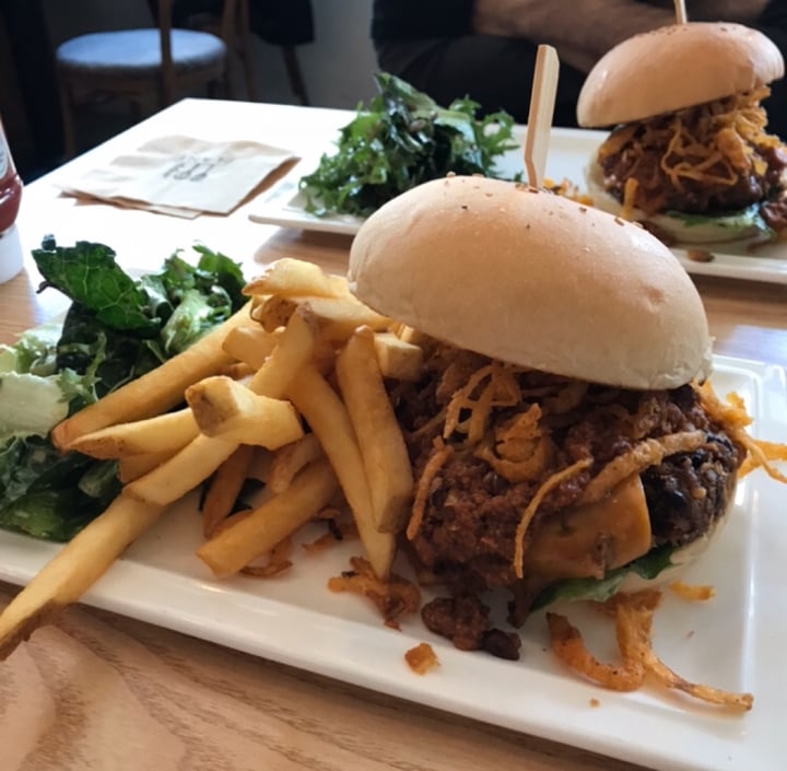 photo of Plant Café & Kitchen chili cheeseburger shared by @vanessaainsley on  18 Apr 2020 - review
