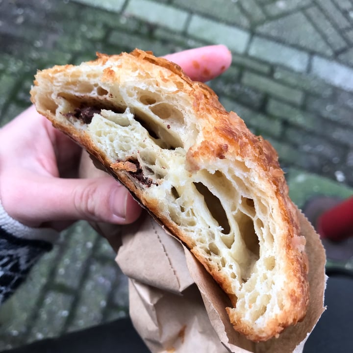 photo of Margo's Amsterdam Vegan Pain Au Chocolat shared by @alfalfel on  24 Nov 2021 - review