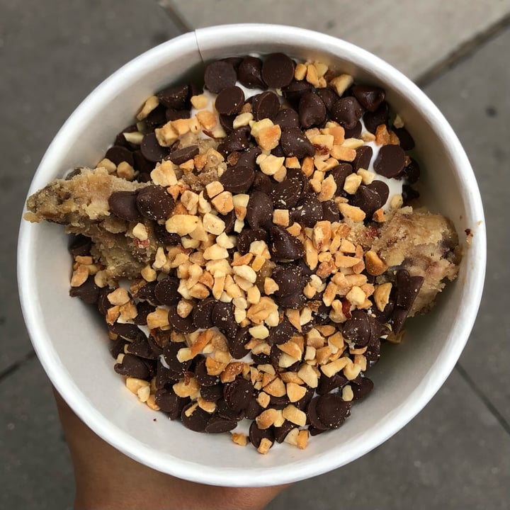 photo of 16 Handles Oatly Vanilla shared by @oliviazg0 on  07 Oct 2021 - review