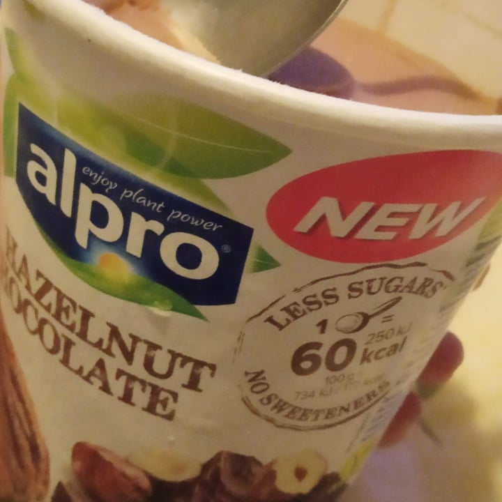 photo of Alpro Helado de avellanas y chocolate shared by @helenabat on  20 Aug 2020 - review