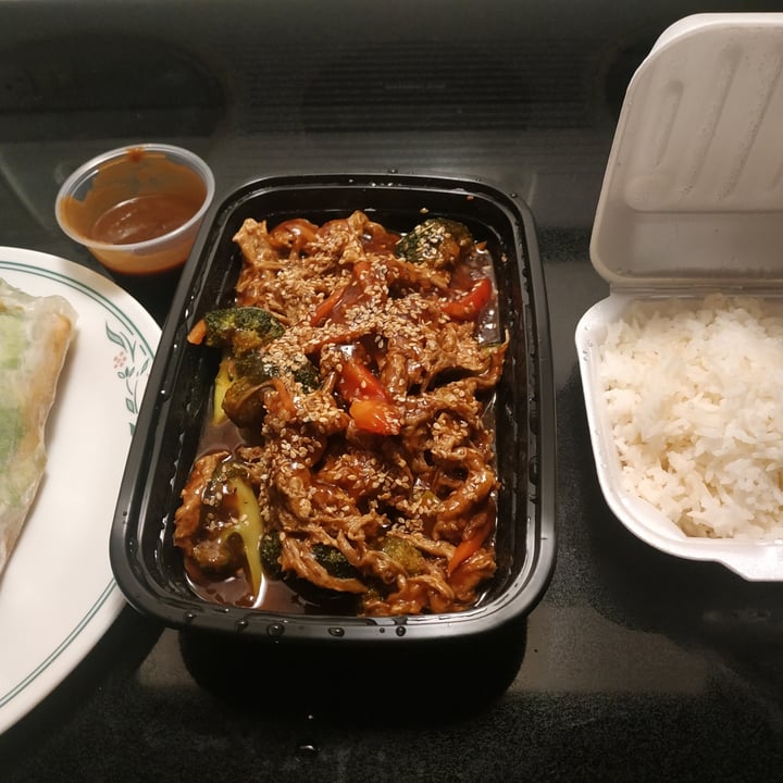 photo of Wei's Noodle House Spicy vegan meat in general tao sauce on rice shared by @marcusserrao on  23 Dec 2020 - review