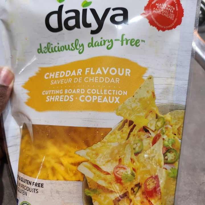 review photo of Daiya Cheddar flavour cutting board collection shreds shared by @peachycantelo on 10 Dec 2022 - review