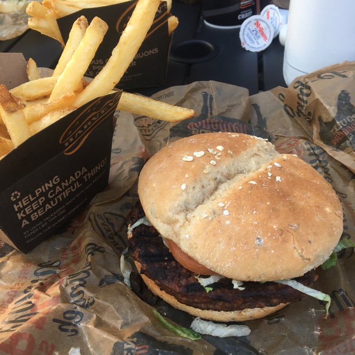 photo of Harvey's Veggie Burger shared by @melodiepaquetanimals on  27 Sep 2020 - review