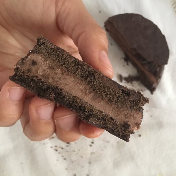 review photo of Un Rincón Vegano Alfajor Black Chocolate shared by @daniv on 05 Mar 2021 - review