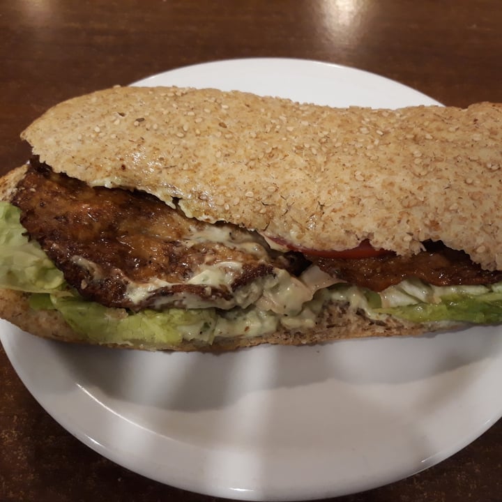 photo of Un Gusto Superior Sandwich De Lomito De Seitan shared by @callia on  21 Feb 2021 - review