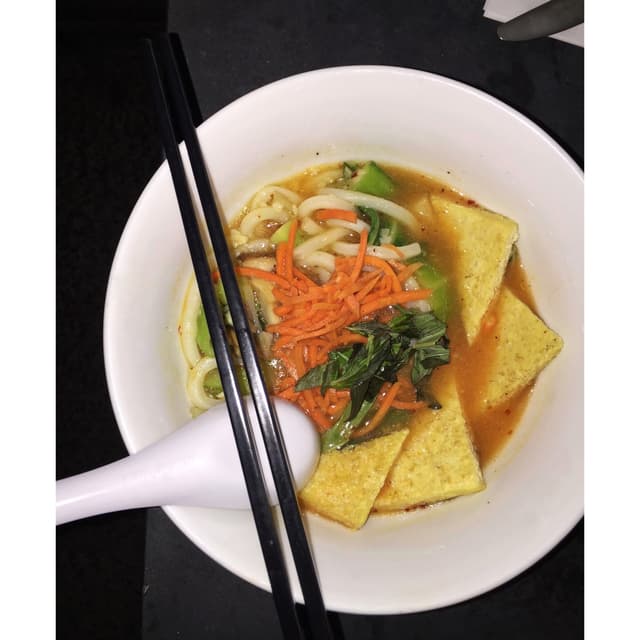 菜肴“Udon Noodle Bowl With Tofu”的照片