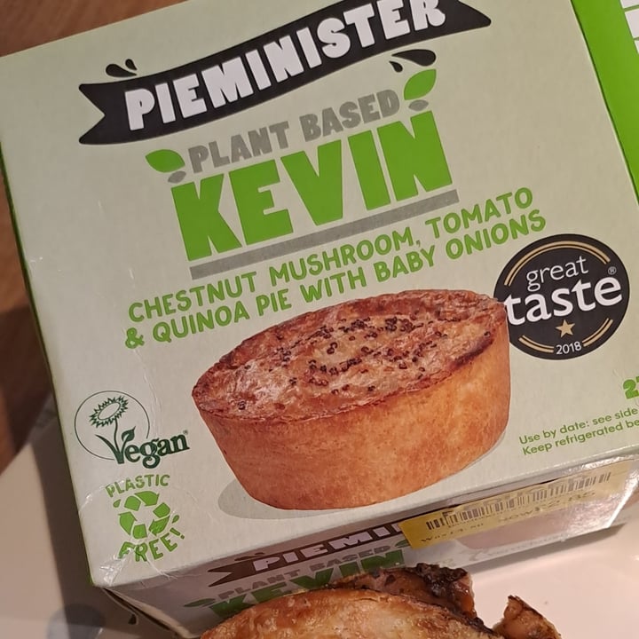 photo of Pieminister Plant Based Kevin Chestnut Mushroom, Tomato & Quinoa Pie With Baby Onions shared by @nickyv on  14 Oct 2022 - review