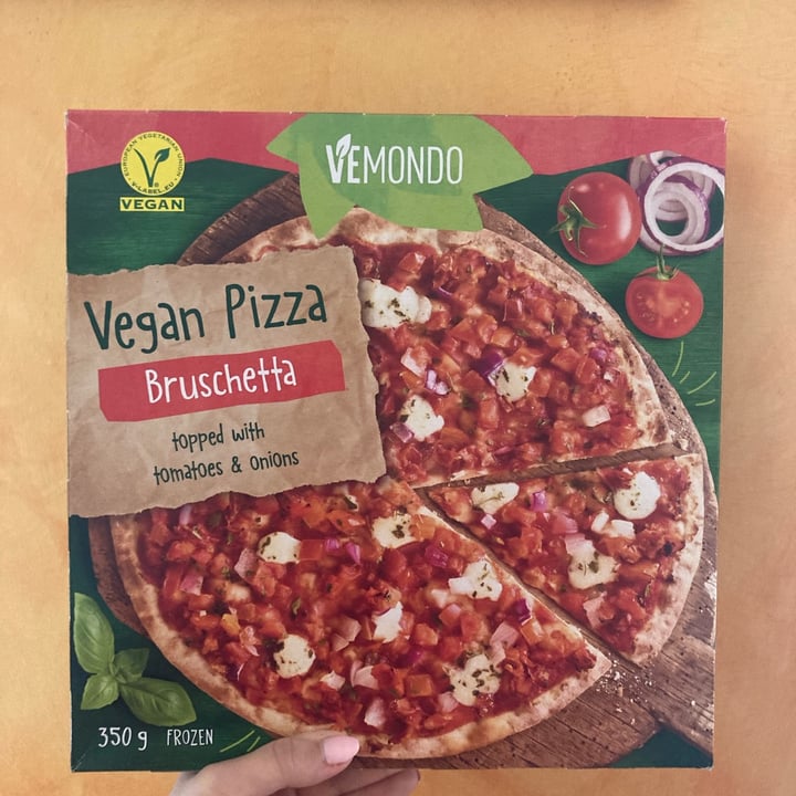 photo of Vemondo Pizza vegan shared by @utente2000 on  05 Apr 2022 - review