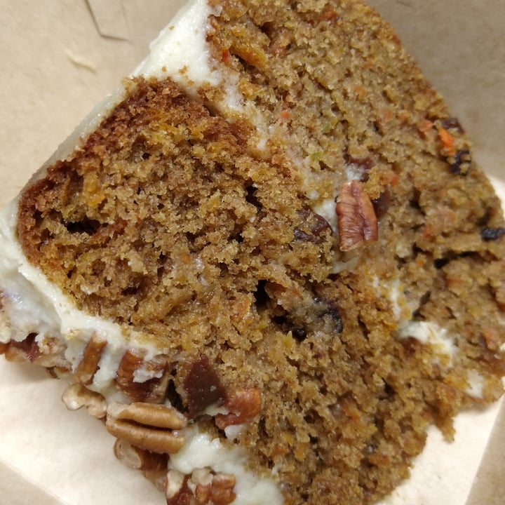 review photo of Green & Yang Healthy Bakery Café Pastel de zanahoria shared by @loyda on 03 May 2021 - review