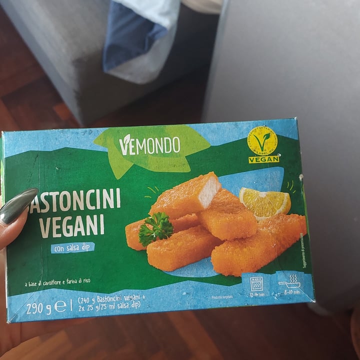 review photo of Vemondo Bastoncini Vegani con Salsa Dip shared by @inkedmetalunicorn2 on 01 Jun 2022 - review