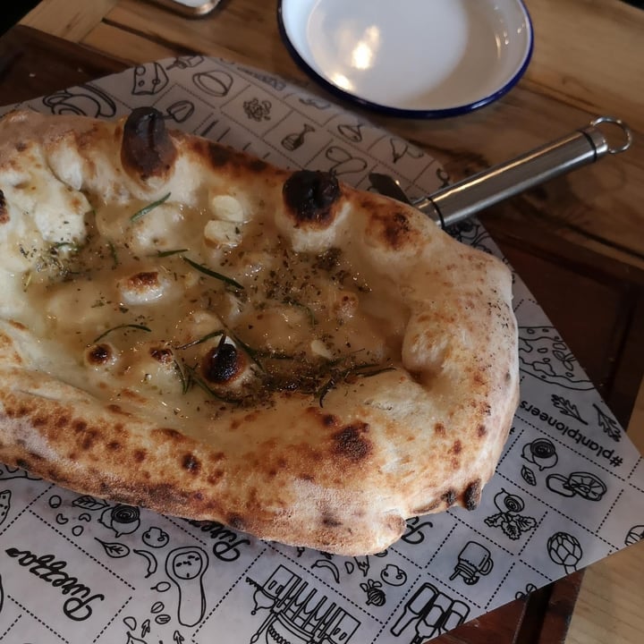 photo of Purezza Brighton GARLIC SOURDOUGH shared by @daisycat on  15 Mar 2022 - review