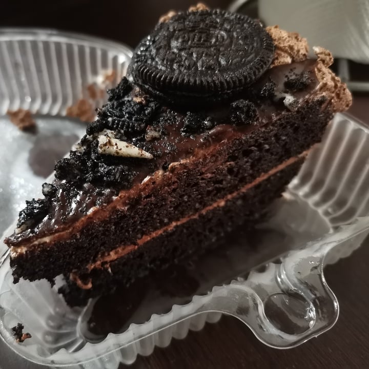 photo of Loving Hut Vegan Cuisine Torta De Chocolate shared by @bloodyrosmy on  17 Apr 2022 - review
