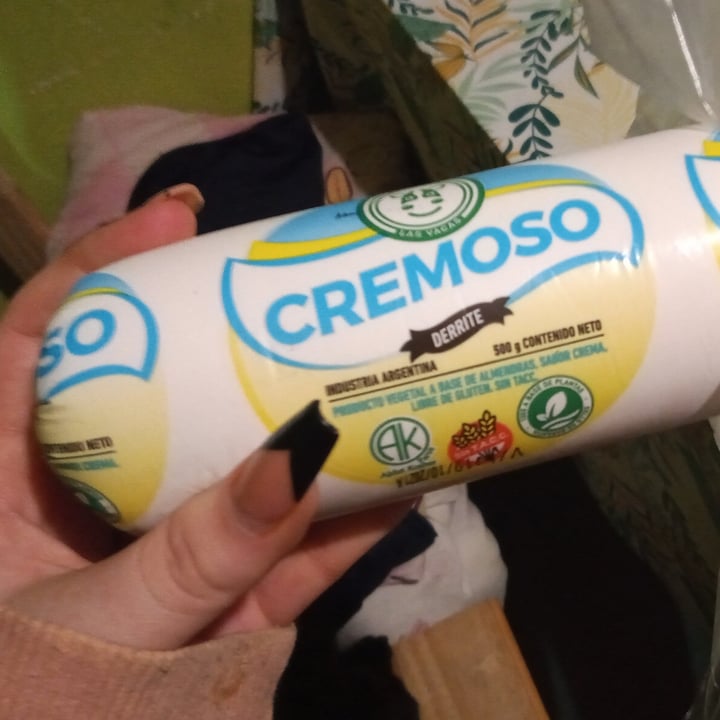 photo of Felices Las Vacas Queso Cremoso en Cilindro shared by @candemecqui on  16 Sep 2021 - review