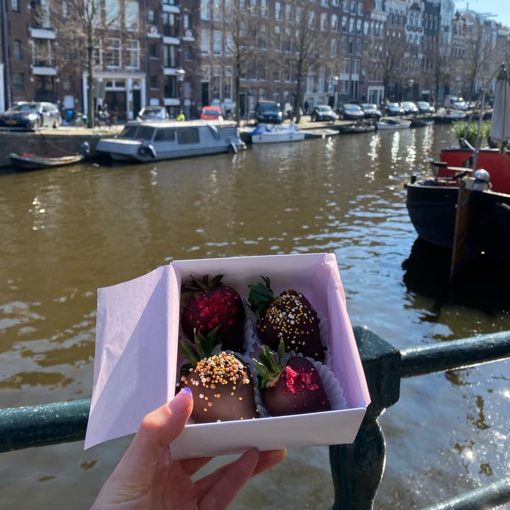 review photo of Polaberry Strawberries shared by @beabiancorosso on 24 Mar 2022 - review