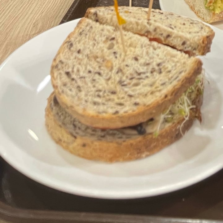 review photo of Cedele Bakery Cafe - Novena Square Spinach Lentil Patty and Mushroom shared by @ruebenk on 05 Jul 2021 - review