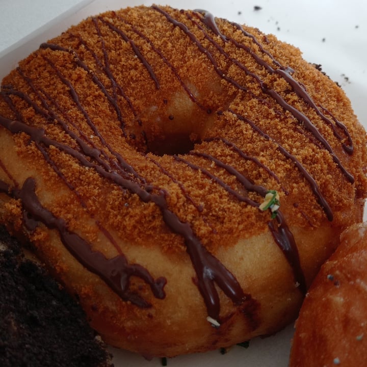photo of Delish Vegan Doughnuts Donut Relleno De Crema De Avellana shared by @kantaber on  08 Apr 2021 - review