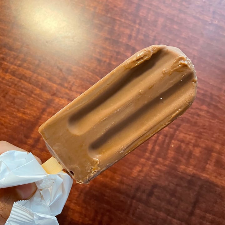 review photo of Trader Joe's Chocolate Fudge Oat Bars shared by @arunnersfuel on 08 Jun 2021 - review
