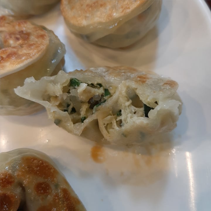 photo of Maru JaYeonSik Kimbap Fried dumplings shared by @maiaceto on  16 Nov 2022 - review