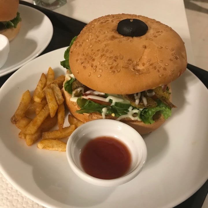 photo of The Vegan batter fried mushroom burger shared by @kuenzangpalmo on  09 Mar 2020 - review