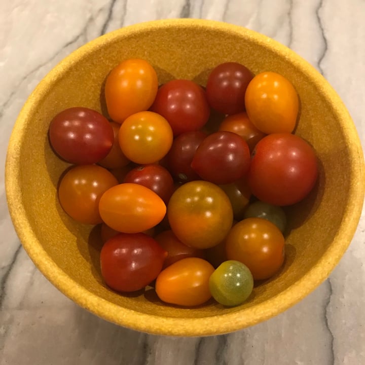 review photo of Vemondo Mini colorful tomatoes shared by @jasperrose on 27 Jun 2021 - review