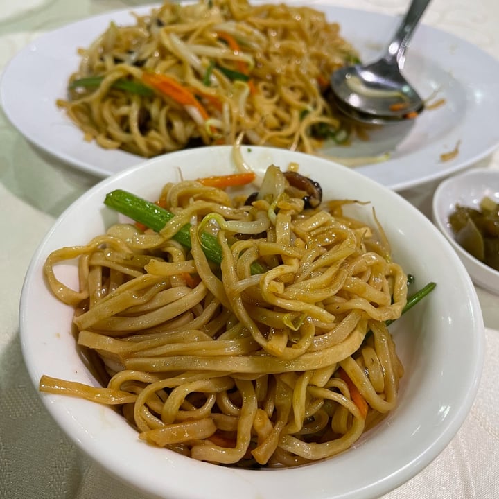 photo of Miao Yi Vegetarian Restaurant Truffle Yee Fu Noodles shared by @veganwarrior666 on  16 Nov 2021 - review