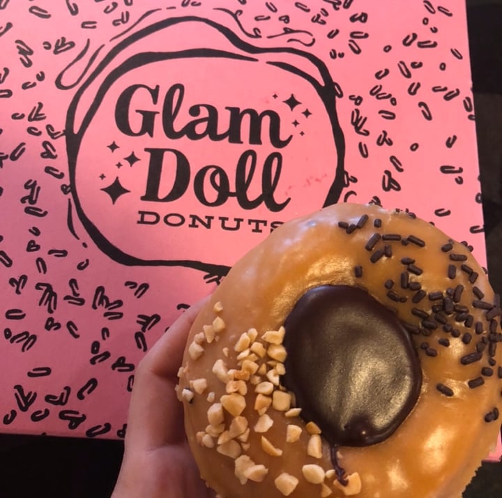 photo of Glam Doll Donuts Vegan Cosmopolitan Girl shared by @passportvegan on  24 Jan 2020 - review